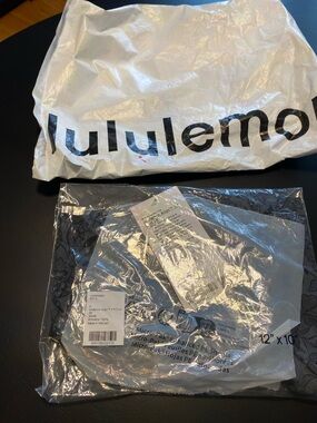 Brand new sz 4 Lululemon alignment 28” HR